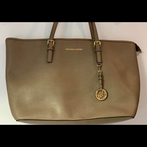 Michael Kors Large Jet Set tote - Picture 2 of 9
